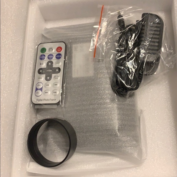 Digital Photo Frame - Picture 2 of 3